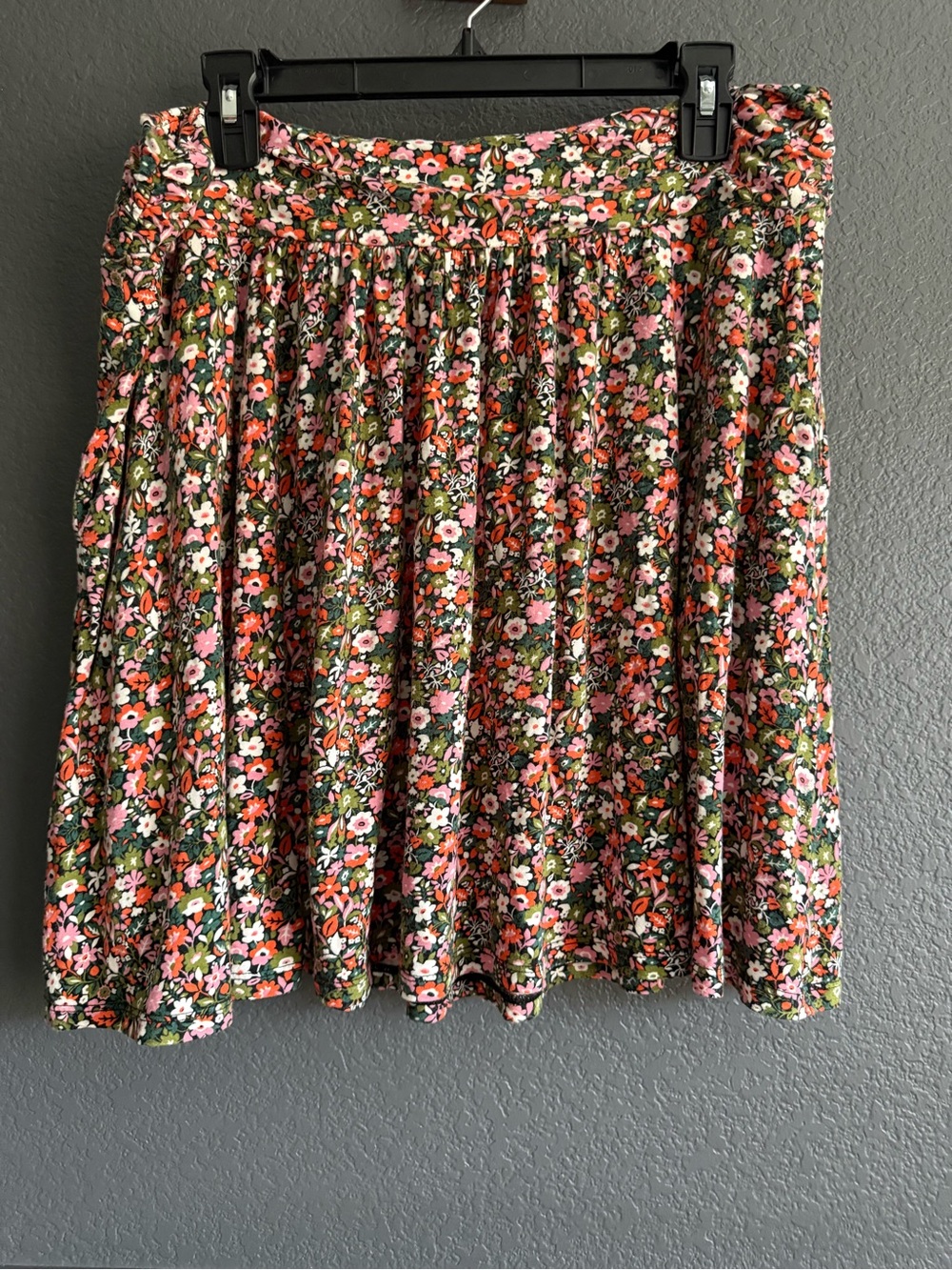 BODEN • Jersey floral pull on skirt size 12